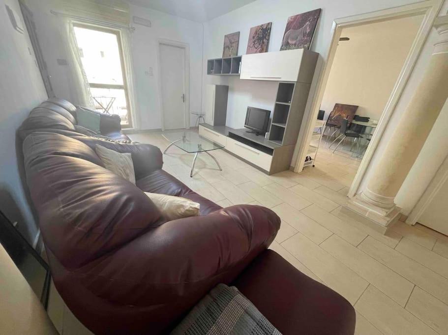 Gzira / Sliema Wifi & Ac ! Great Value & Location Exterior foto